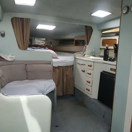 Hotel en barco Bilitis